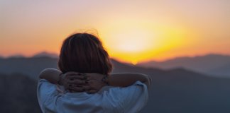 É mais corajoso aquele que abandona tudo e vai viver seu sonho? Ou corajoso é aquele que fica e enfrenta a realidade? É mais corajoso aquele que abandona tudo e vai viver seu sonho? Ou corajoso é aquele que fica e enfrenta a realidade?