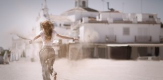 Ninguém se cura permanecendo no mesmo ambiente em que adoeceu Ninguém se cura permanecendo no mesmo ambiente em que adoeceu