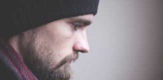 As pessoas mais fortes, são aquelas que se permitem sofrer! As pessoas mais fortes, são aquelas que se permitem sofrer!