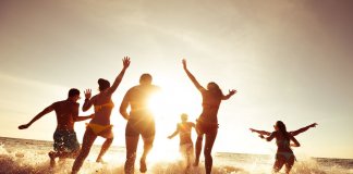 E se todo mundo ao redor da Terra desse um pulo ao mesmo tempo? O que aconteceria? E se todo mundo ao redor da Terra desse um pulo ao mesmo tempo? O que aconteceria?