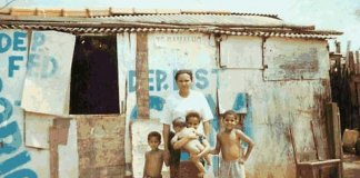 Ex-catadora de latinhas passa em concurso: ganha R$ 7 mil por mês Ex-catadora de latinhas passa em concurso: ganha R$ 7 mil por mês