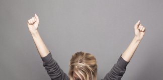 Você é muito maior que aquela opinião pequena dada por alguém que nem te conhece Você é muito maior que aquela opinião pequena dada por alguém que nem te conhece