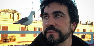 Deus só tira algo de nós se for para dar algo melhor ainda!