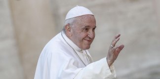 Papa sugere vender bens da Igreja para ajudar pobres Papa sugere vender bens da Igreja para ajudar pobres