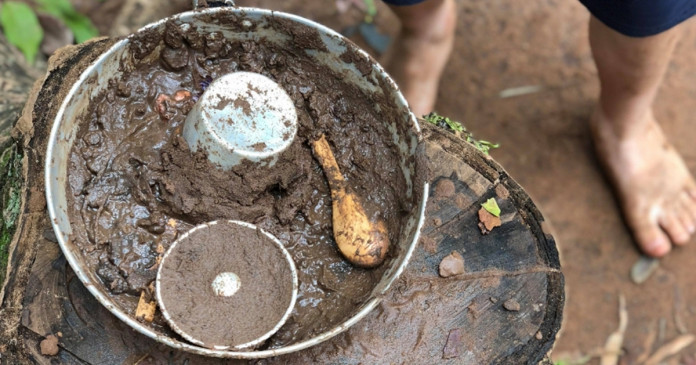 Deixem as crianças brincarem com terra!