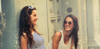 Amigas para sempre: estar com a sua melhor amiga faz bem a saúde, comprova ciência Amigas para sempre: estar com a sua melhor amiga faz bem a saúde, comprova ciência