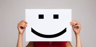 Sobre ter de sorrir quando se está em frangalhos