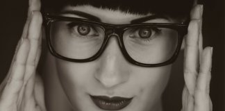 Pessoas inteligentes dormem tarde, falam palavrão e são bagunceiras, diz estudo.