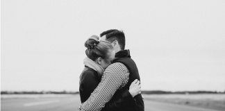 Os medos desaparecem quando a pessoa certa te abraça