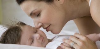 O cheiro do recém-nascido causa um efeito narcótico no cérebro das mães