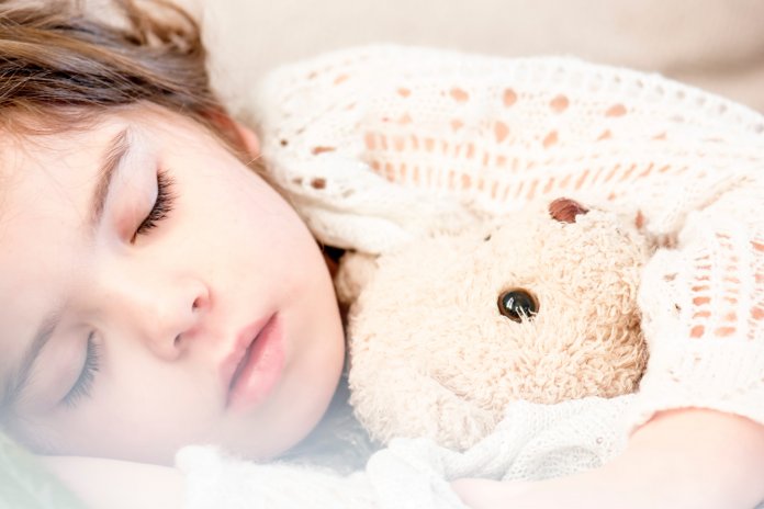 Crianças sem horário certo para dormir têm mais problemas de comportamento