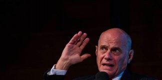 10 Frases de Boechat que provam que os políticos não sentirão sua falta…e mostram porque tanta gente lúcida chorou por ele. 10 Frases de Boechat que provam que os políticos não sentirão sua falta…e mostram porque tanta gente lúcida chorou por ele.