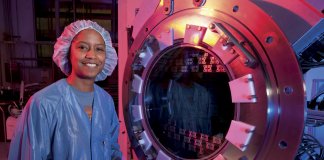 Astrofísica brasileira vence prêmio da ciência mundial