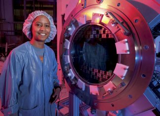 Astrofísica brasileira vence prêmio da ciência mundial