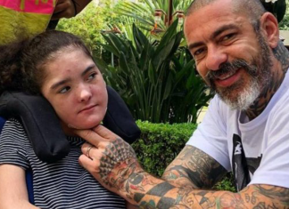Henrique Fogaça é só emoção ao ver os primeiros passos da filha, que tem uma doença rara