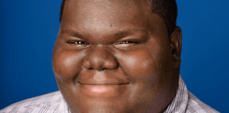 A história do morador de rua que foi aceito em 18 colégios americanos A história do morador de rua que foi aceito em 18 colégios americanos