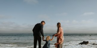 Eu vou te criar forte para que ninguém te decepcione demais Eu vou te criar forte para que ninguém te decepcione demais