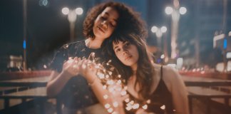 Uma amizade pode ser o elo mais precioso que alguém pode ter na vida Uma amizade pode ser o elo mais precioso que alguém pode ter na vida