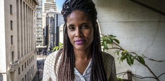 Djamila Ribeiro, filósofa brasileira, será homenageada pelo Governo da França