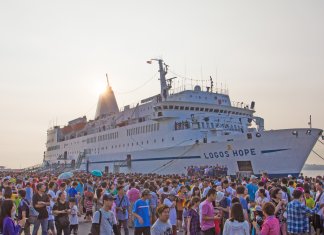 Maior livraria flutuante do mundo visitará cinco municípios brasileiros