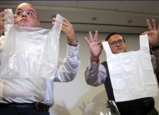 Chilenos criam sacos plásticos solúveis em água e que não poluem.