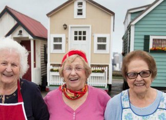 A bordo de mini-casas sobre rodas, vovós italianas atravessam cidades levando a sua comida caseira