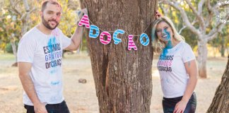 ‘Grávidos do coração’: Casal faz ensaio para comemorar adoção e comove a web ‘Grávidos do coração’: Casal faz ensaio para comemorar adoção e comove a web