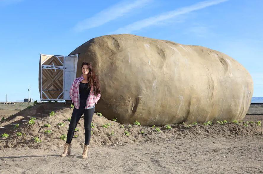 contioutra.com - Você já pode se hospedar na casa em forma de batata gigante