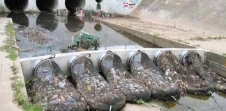 Cidade da Austrália usa método muito simples para remover lixo plástico da água Cidade da Austrália usa método muito simples para remover lixo plástico da água