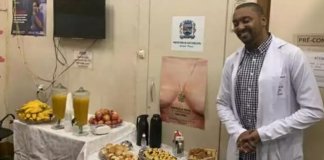 Médico do SUS oferece café da manhã aos pacientes com fome na fila de espera e comove a web Médico do SUS oferece café da manhã aos pacientes com fome na fila de espera e comove a web