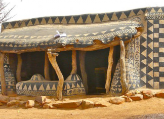 A aldeia africana onde cada casa é uma obra de arte