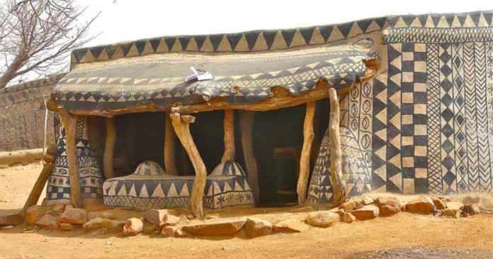 A aldeia africana onde cada casa é uma obra de arte