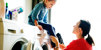 Mães trabalham cerca de 98 horas por semana, segundo estudo Mães trabalham cerca de 98 horas por semana, segundo estudo