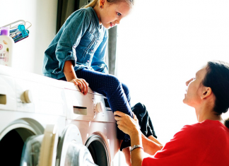 Mães trabalham cerca de 98 horas por semana, segundo estudo