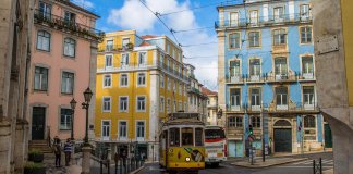 Portugal pretende oferecer incentivos a brasileiros que quiserem se mudar para o país