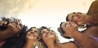 Desejar que os outros sejam felizes reverte para o nosso bem-estar