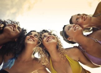 Desejar que os outros sejam felizes reverte para o nosso bem-estar