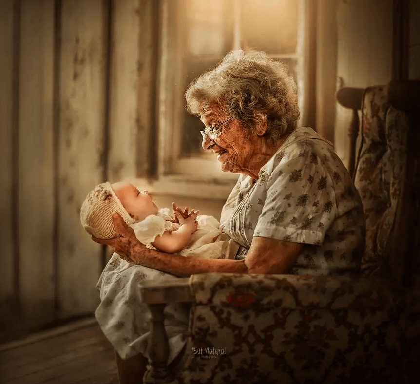 asomadetodosafetos.com - Fotógrafa registra intimidade entre avós e netos porque ninguém fez isso por ela na infância