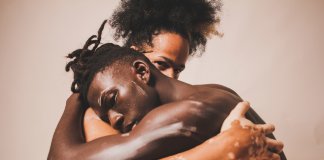 Sempre tem alguma coisa pra nos salvar Sempre tem alguma coisa pra nos salvar