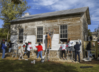 Juiz americano dá como sentença a jovens infratores leituras de livros sobre racismo – e funciona