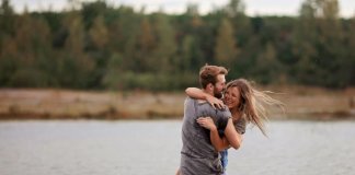 O contato físico pode combater o estresse e a tristeza