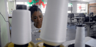 Presídio em Bangu: Detentas fazem os uniformes dos alunos da rede de ensino