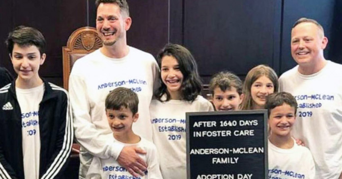 Dois pais adotam seis irmãos que passaram quase cinco anos em um orfanato: “instantaneamente nos apaixonamos”