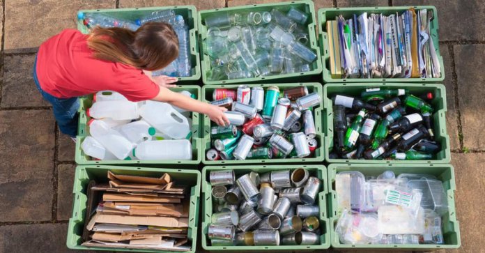 A Suécia está tão preocupada com a reciclagem que ficou sem lixo. Eles importam de outros países