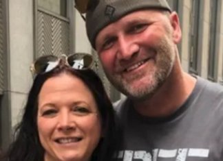 Em Parada LGBT, homem oferece abraço de “pai substituto” para jovens rejeitados pelas famílias