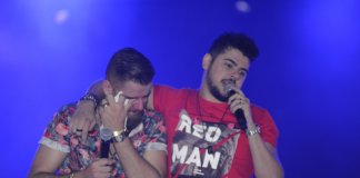 Cantor Zé Neto chora e faz desabafo durante show: ‘Meu filho não quer falar comigo’ Cantor Zé Neto chora e faz desabafo durante show: ‘Meu filho não quer falar comigo’