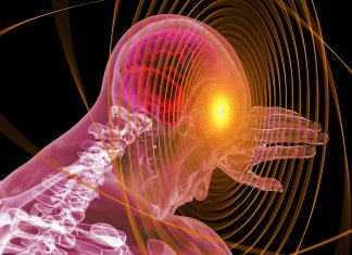 Uso do celular está mudando o formato do crânio humano, diz estudo