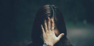 Esperar dói. Desistir dói. Mas às vezes é preciso decidir entre os dois para parar de doer