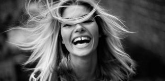 Não desista de ser quem você é. Um dia você será valorizado por ser exatamente assim.