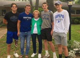 Quatro adolescentes resgatam senhora de 90 anos de casa em chamas